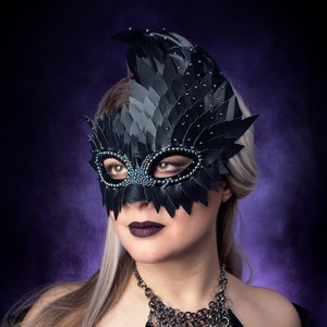Black Feather Mask, Masquerade Masks Women, Raven Masquerade Mask, Black Swan Costume, Bird Mask, Mardi Gras, Elegant Gift for her