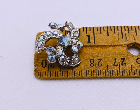 Mid Century Blue Rhinestone Pin Brooch Small Desi… - image 5