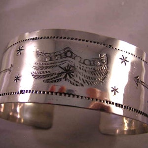 Sterling Silver SOUTHWEST Style Head Dress & Arrows Stamped Cuff Bracelet 22.2 Grams #SB-011