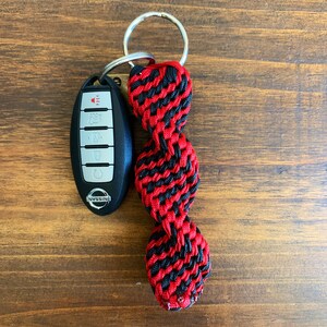 5-string Red & Black Zigzag Paracord Keychain Georgia UGA 