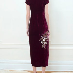 80s burgundy velvet cheongsam dress floral chinese sheath dress purple high neck evening dress image 5