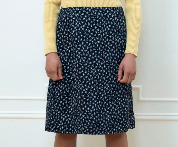 Moyenne Noir Jupe Florale Blanc Fleur Imprimer Une Mini Jupe En Ligne Jupe Fleuri Liberty Noir Jupe Imprimé Floral Des Années 1990 Années 90