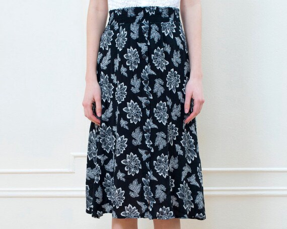 black floral skirt medium | black white flower pri