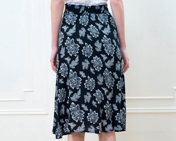 black floral skirt medium | black white flower pr… - image 5