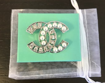 Gold or Silver Rhinestone Crystal & Pearl Brooch | Scarf Pin