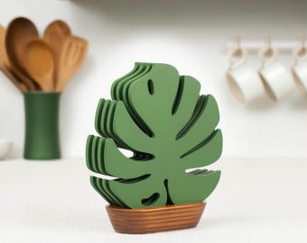 Wooden Monstera Leaf Coasters Set with Plant Pot Holder – Green Kitchen Decor