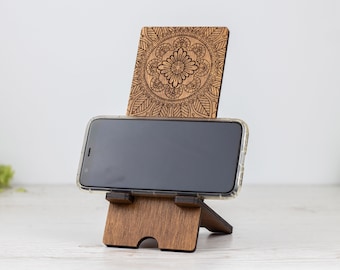 Suporte de telefone de madeira com mandala gravada: suporte de mesa personalizado