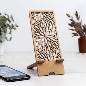 Holz Handyständer mit kostenloser Personalisierung | Schreibtisch Telefon Halter