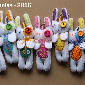 Easter Bunny Keychain Key ring decoration Handmade Rabbit Gift idea Felt key chain Bag charms Party favours Patchyz