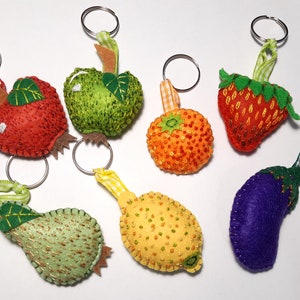 Veg Key chain key ring Handmade fruit apple banana pear lemon grapes aubergine Gift idea Bag charms Patchyz