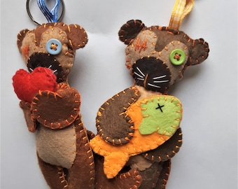 Handmade Felt Otter Keychain: Collectible Animal Keyring