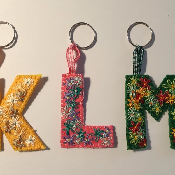 ALPHABET Letters Flora flowers Key chain Key ring handmade Bag charm Gift idea Felt Party favours Patchyz