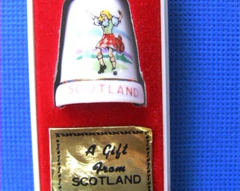 Vintage Porzellan- Fingerhut (SCHOTTLAND) in der Original-Kunststoffbox