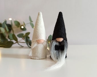 Bride and Groom Gnomes Mini Wedding Decorations MR. & MRS. Gnome Small Wedding Gift Minimalist Ring Holder Gnome