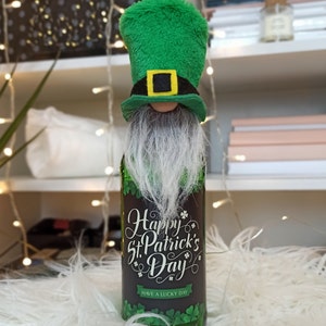 St Patricks Gnome Bottle Topper, St Patricks Party Decoration Brown-White