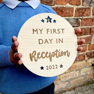 Panneau Premier jour d'école - Disque en bois photo souvenir | Retour à l'école | Rentrée scolaire 2024 Maternelle Préscolaire
