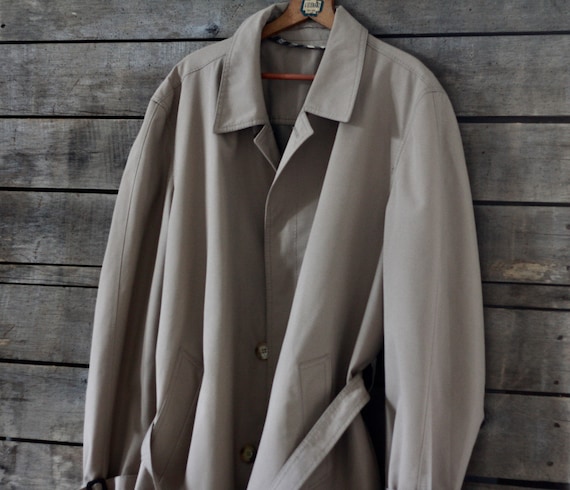 NEVER USED beige raincoat Belgium Vintage beige t