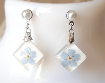 Forget me not earrings, pressed flower jewelry, gift for her, bridal jewelry, white earrings, dangling earrings, boho jewelry, birthday gift