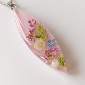 Purple pendant, flower pendant, flower necklace, nature jewelry, flower jewelry, gift for her, birthday gift, cheap gift, original gift