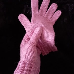 Warm and soft gloves Knitted from merino wool image 3