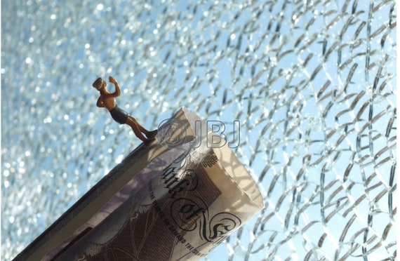 Unusual Gift Breaking Through The Glass Ceiling Picture Gift Mini Figures Phrase Woman