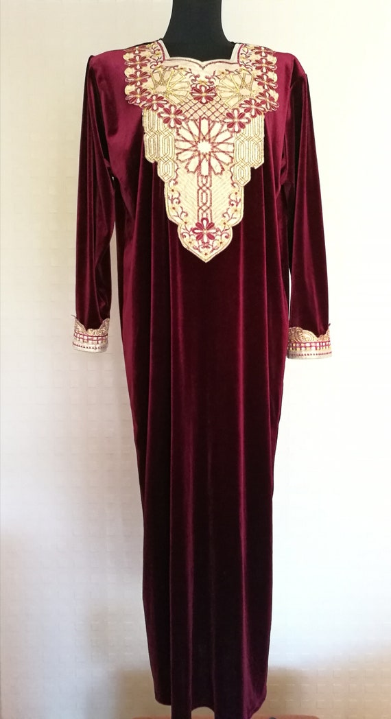 Wine Red Velvet Kaftan Dress Dubai abaya Caftan Moroccan Evening Wear Party Long Tunic Maxi Embroidered Flowers Arabic style Dress Size L/XL