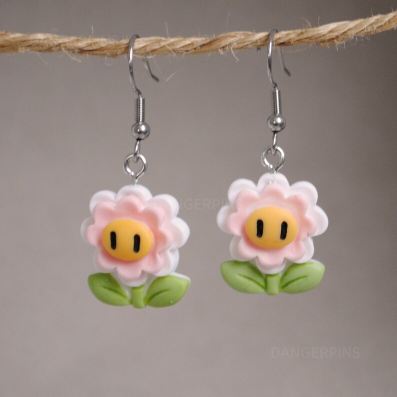 Staring Flowers earrings cute kawaii