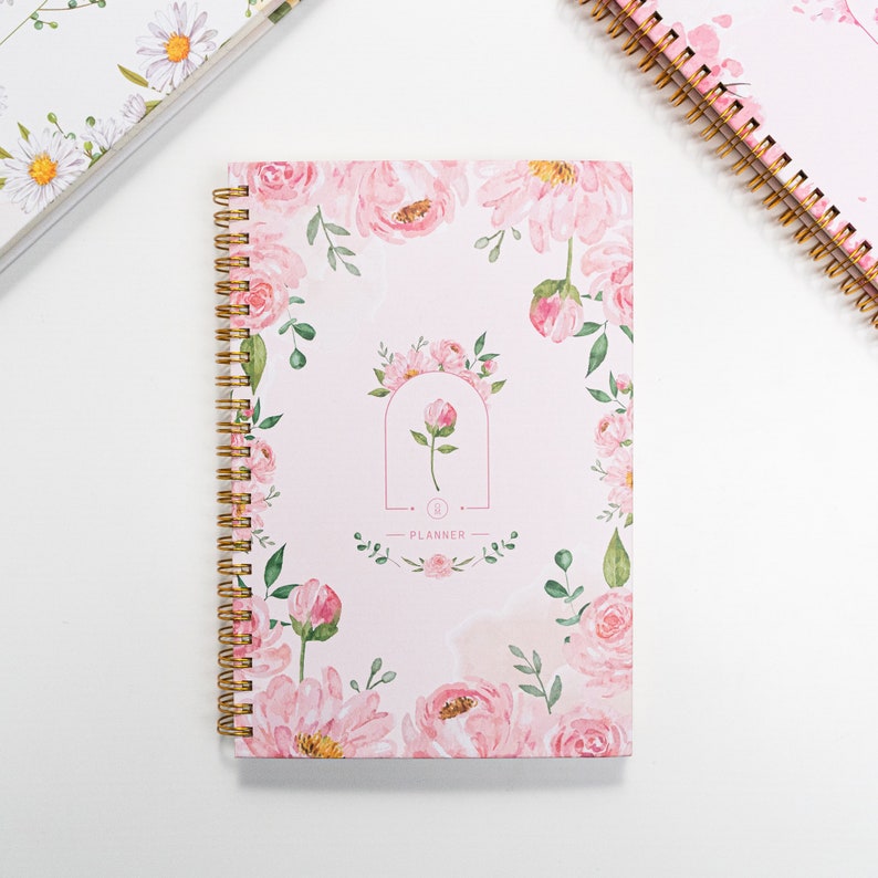 Agenda non daté à couverture rigide en spirale 12 mois et 72 semaines Papier moyen A5 100 g Agenda hebdomadaire mensuel floral Devise Rose