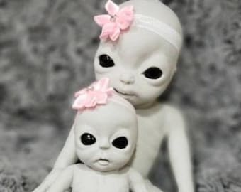 Ships Fast * Grey Silicone 13"  Alien Zenon or 9.5" Alien Zuri Or 6"Alien Remy * (Sold Separately)