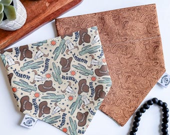Western dog Bandana over the collar, cowboy pet scarf, cowboy pet accessories, reversible collar Bandana for pets, howdy dog bandana