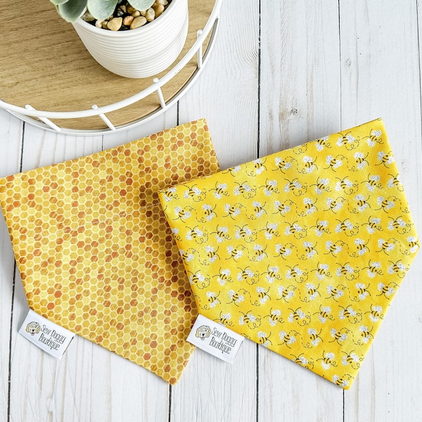 Spring dog bandana, honey bee bandana, Yellow bandana, Slip on bandana, dog hankie, Spring scarf, dog gift, new puppy gift, gift for dog