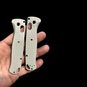 Benchmade Bugout 535 Replacement Scale Kit / SILVER Metal Honey Pattern / CNC Knife Upgrades / Benchmade Bugout 535 Only - 2x Scales