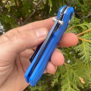 ベンチメイド グリップティリアン スリム グラインド チップ サムスタッド 両面交換用サムスタッド • 説明にその他のモデルあり 1x サムスタッド / シルバー
