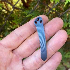 Spyderco Paramilitary 2 + Para 3 + Delica + Endura • 1x Replacement Pocket Clip • Anodized Titanium BLACK • Spyderco Models Listed