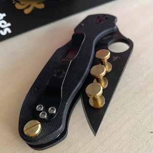 Spyderco Paramilitary 2 Brass Lanyard Plug - Compatible With Spyderco Manix 2 + XL More Listed - 1x Stud Per Order