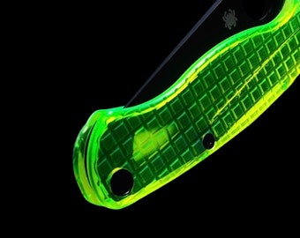 Spyderco Paramilitary 2 Replacement Scale Kit / CLEAR NEON Fragged Pattern / CNC Knife Upgrades / Spyderco Paramilitary 2 Only - 2x Scales