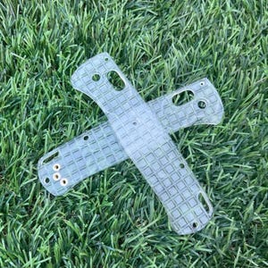 Benchmade Bugout 535 Replacement Scale Kit  Crystal Clear Fragged Pattern  CNC Knife Upgrades  Benchmade Bugout 535 Only - 2x Scales