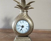 Vintage Brass Pineapple Table Mantle Clock Welcome Hospitality Symbol Kitchen Tropical Fruit Functional Decor Retro Accent Collectible Gift