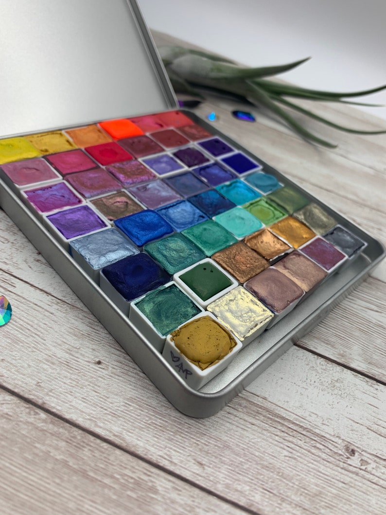 Medium EMPTY Watercolor Tin Holds 48 Half Pans Watercolor Etsy