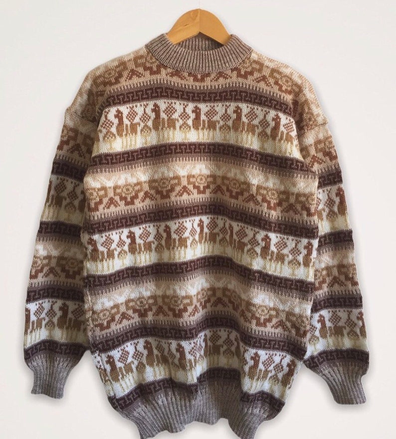 Alpaca sweater with Llama figures, Unisex alpaca sweater with round neck, Alpaca wool pullover sweater Beige