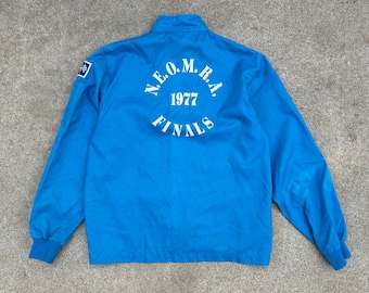 Chaqueta cortavientos Pepsi Co. Drag Racing de la final de N.E.O.M.R.A. de 1977 // Pequeña // Club de autos de recuerdo de cafetería desgastado de los años 70