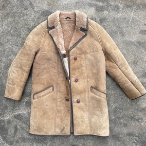 Beautiful Vintage Leather Trim 100% Sheepskin Coat - Made in Great Britain // Women&#39;s M/L