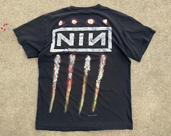 Vintage 2005 NIN Nine Inch Nails Art is Resistance Band T