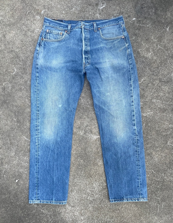 Vintage 1996 Levi's 501 Medium Wash Jeans // 34 36