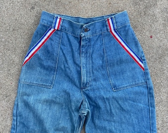 Vaqueros Wrangler vintage de los años 70, con pernera ancha, acampanados, de grogrén rojo, blanco y azul, con rayas // 27" y 28" // Pantalones de campana de cintura alta, raros de los años 60