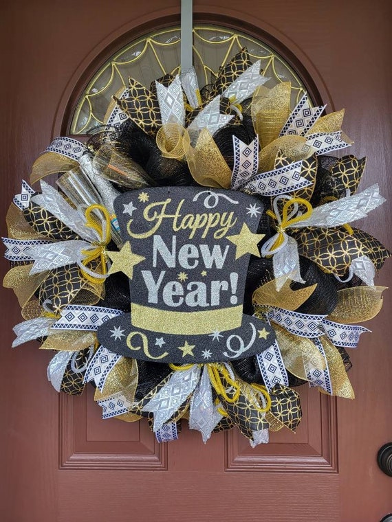 New Years Wreath, Winter Wreath, Black and Gold Wreath, New Year's Wreath, New Year's Decoration, 2025 Wreath, All January Wreath - Etsy New Years Wreath, Winter Wreath, Black and Gold Wreath, New Year's Wreath, New Year's Decoration, 2025 Wreath, All January Wreath - Etsy
