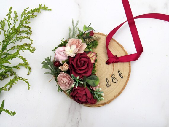 Wedding ring holder Fleurs des bois,preserved flower wedding accessoiry rustic wedding rings bearer heart-shaped wedding rings holder