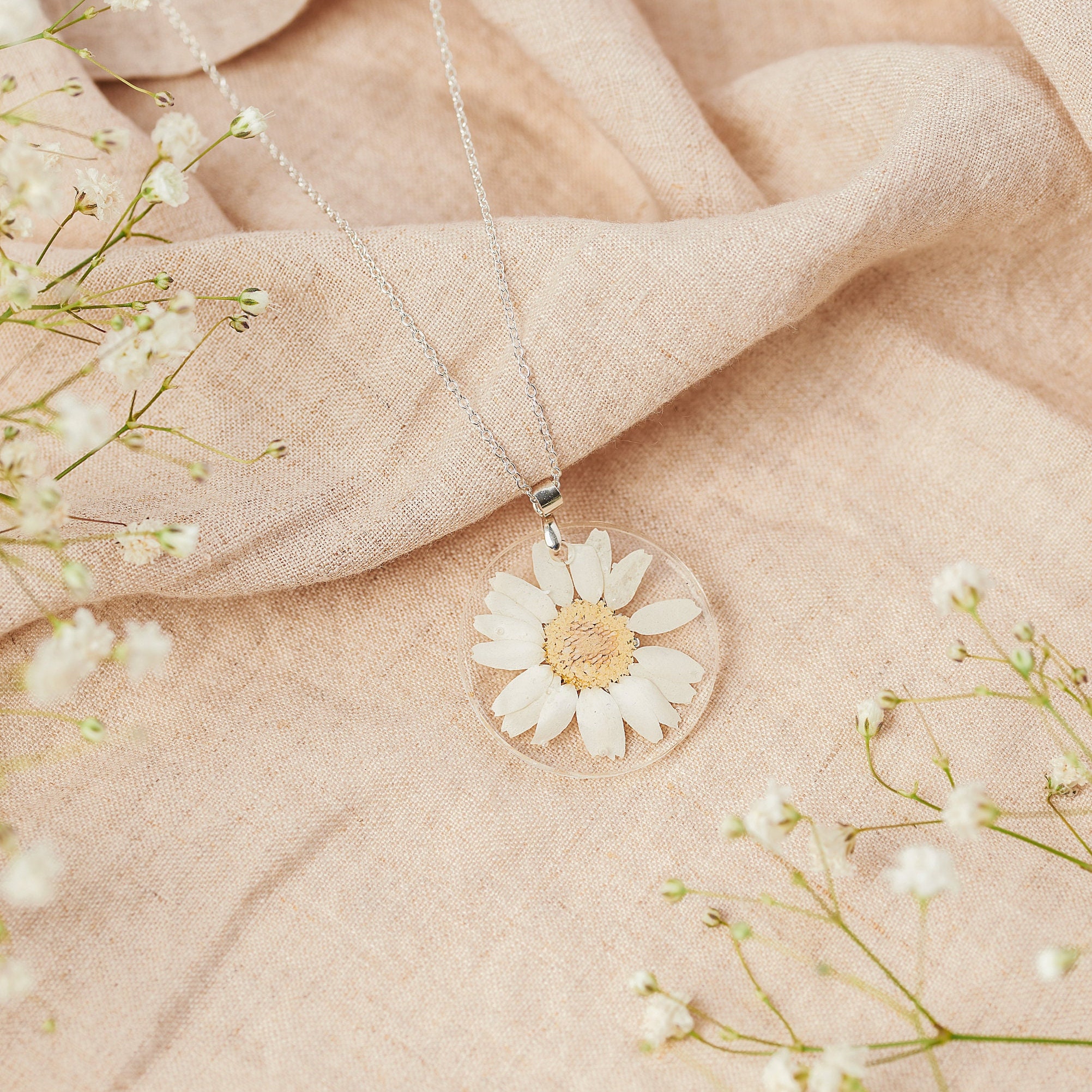 Botanical Daisy Necklace