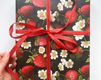 Geschenkpapier Erdbeeren, exklusives Geschenkpapier, schönes Geschenkpapier, rotes Geschenkpapier, Geschenk verpacken