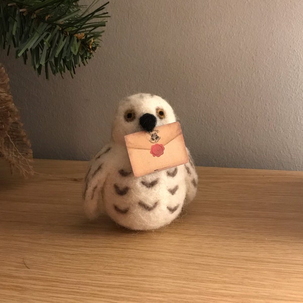 Snowy Owl - Beginners needle felting kit